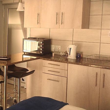Ceelee'S Place Bloemfontein Bagian luar foto