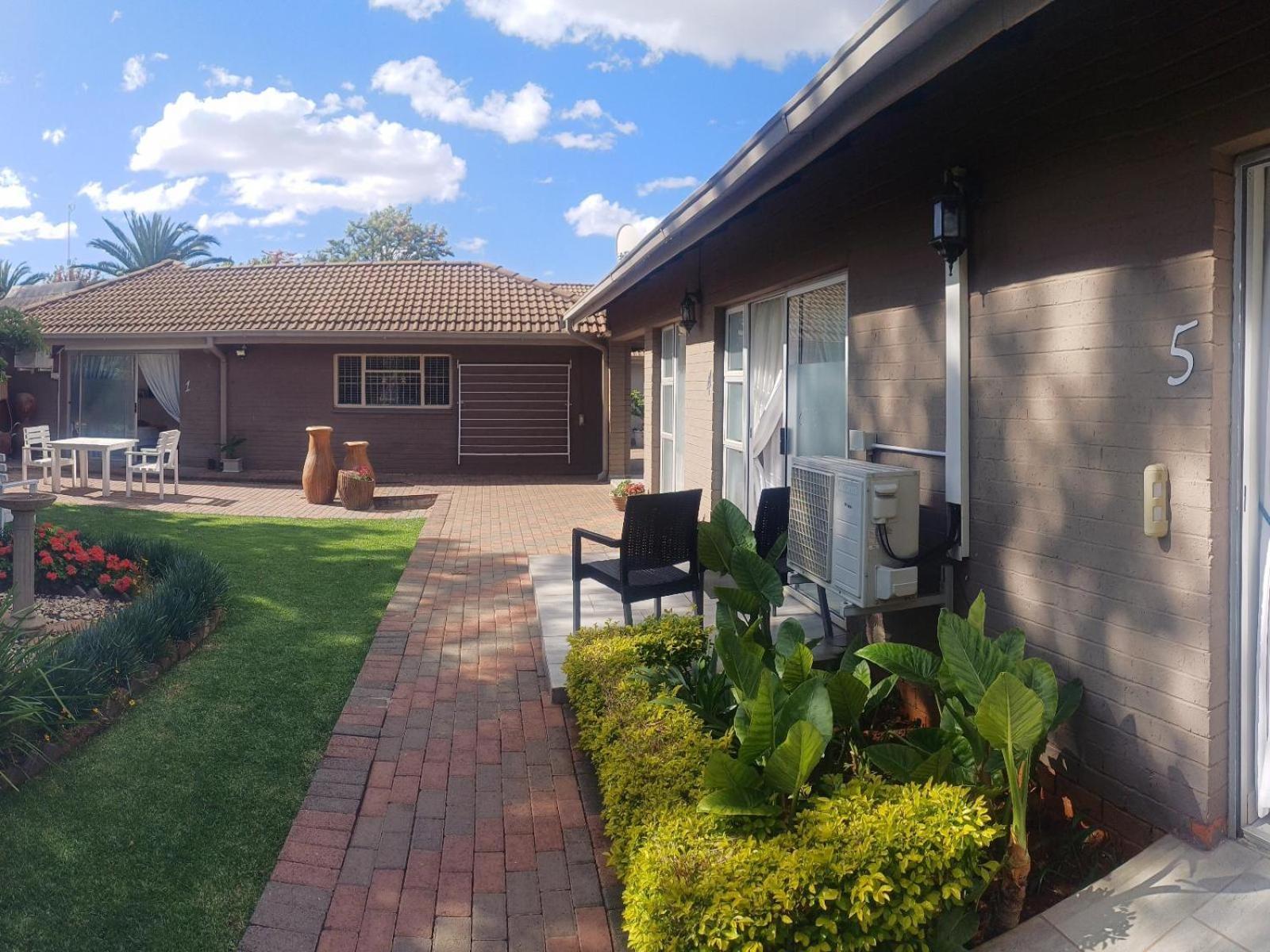 Ceelee'S Place Bloemfontein Bagian luar foto