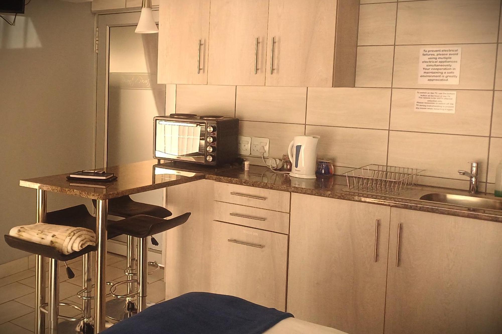 Ceelee'S Place Bloemfontein Bagian luar foto