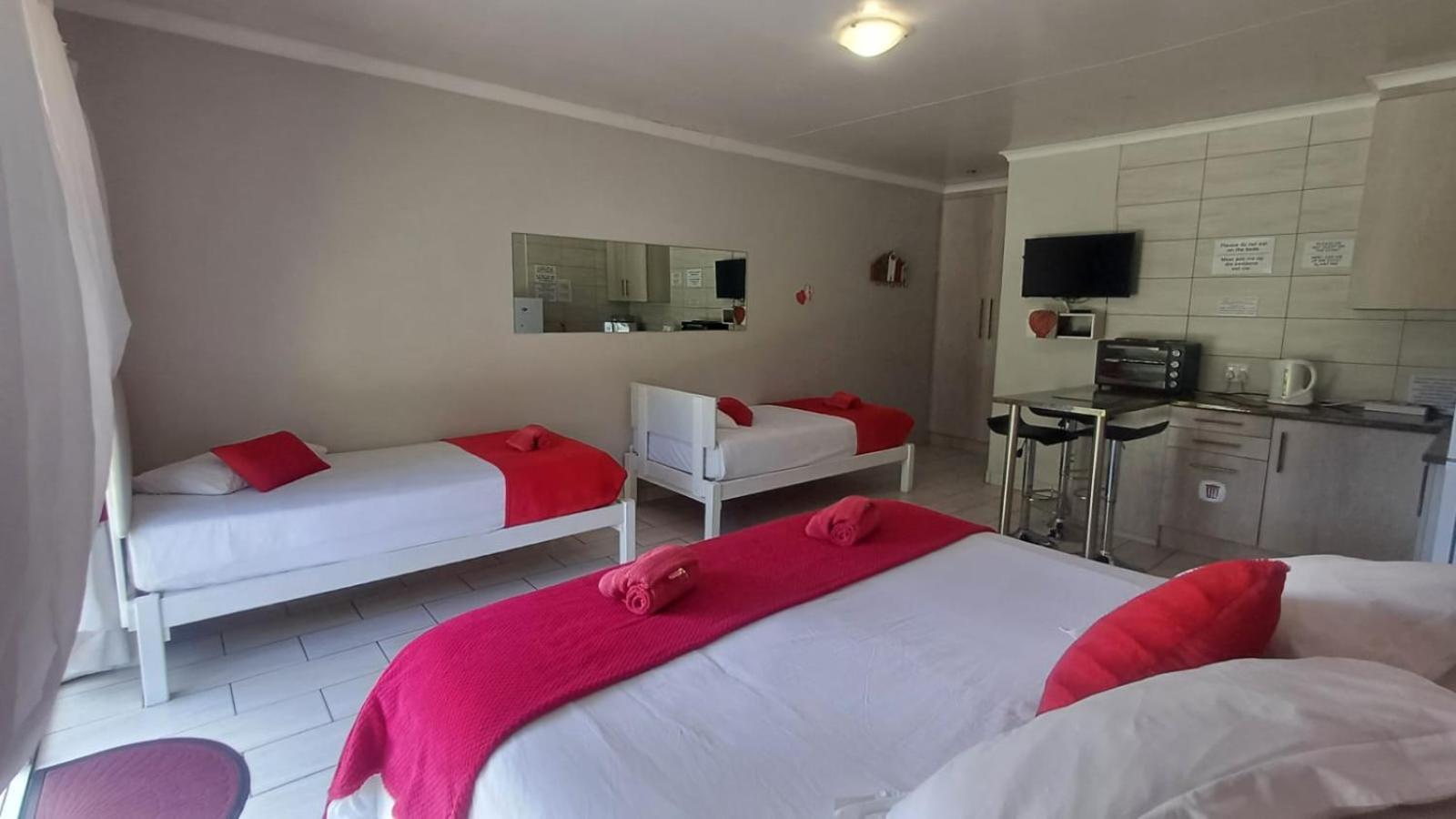 Ceelee'S Place Bloemfontein Bagian luar foto