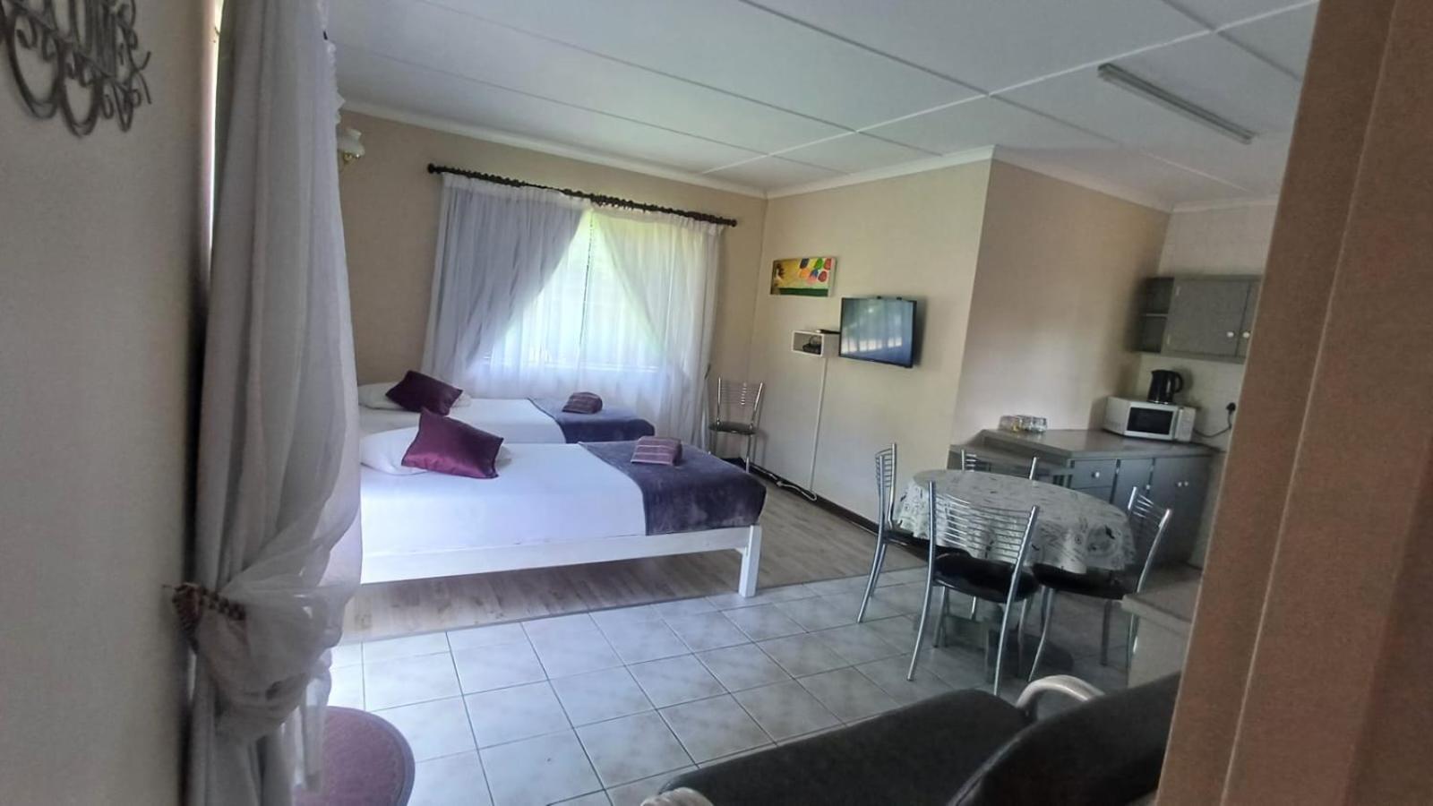 Ceelee'S Place Bloemfontein Bagian luar foto